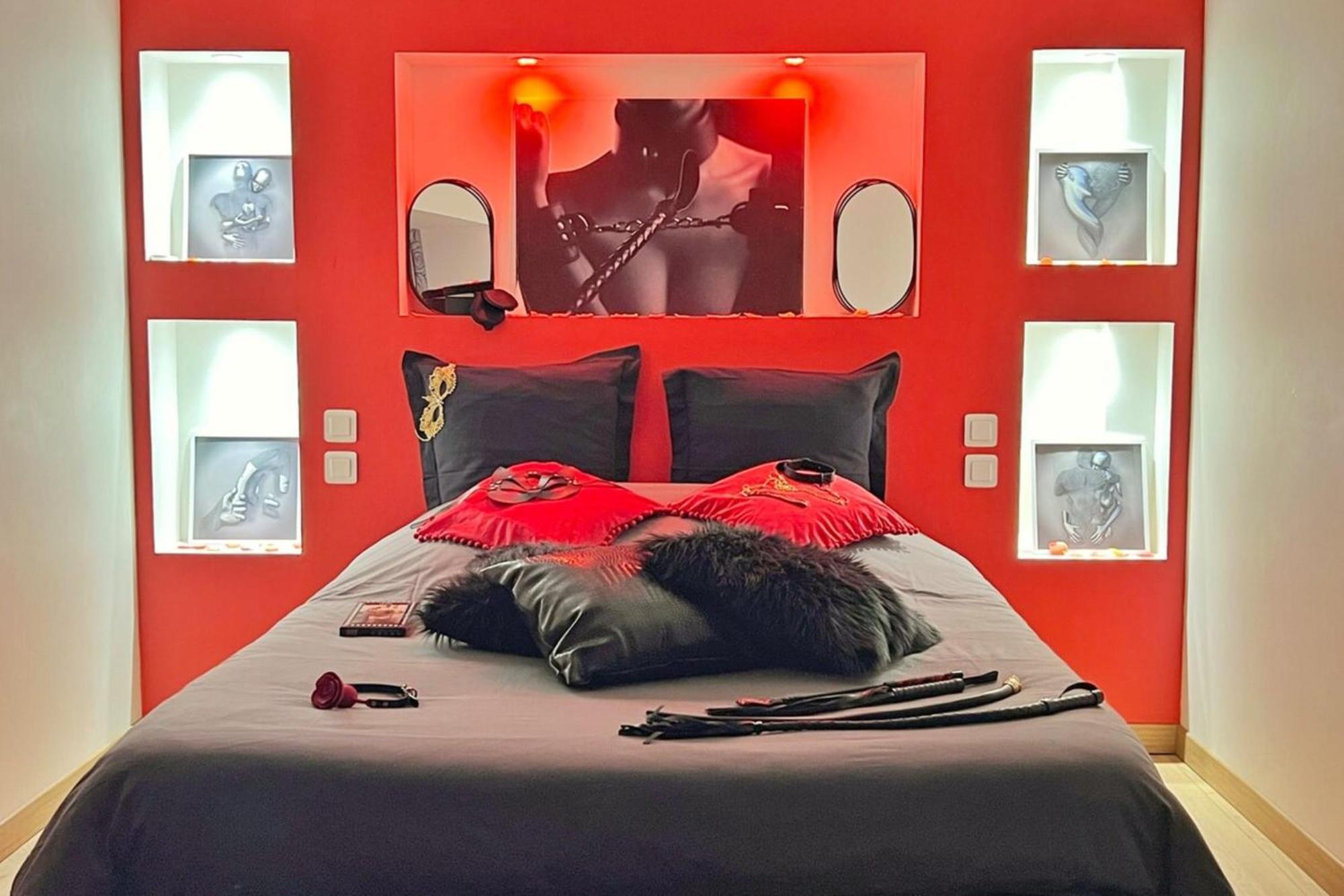 Dark Room Perpignan Aux 50 Nuances Jacuzzi Prive Villeneuve-de-la-Raho Exterior foto